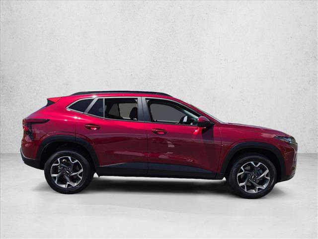 Used 2024 Chevrolet Trax LT w/ Driver Confidence Package FWD image 4