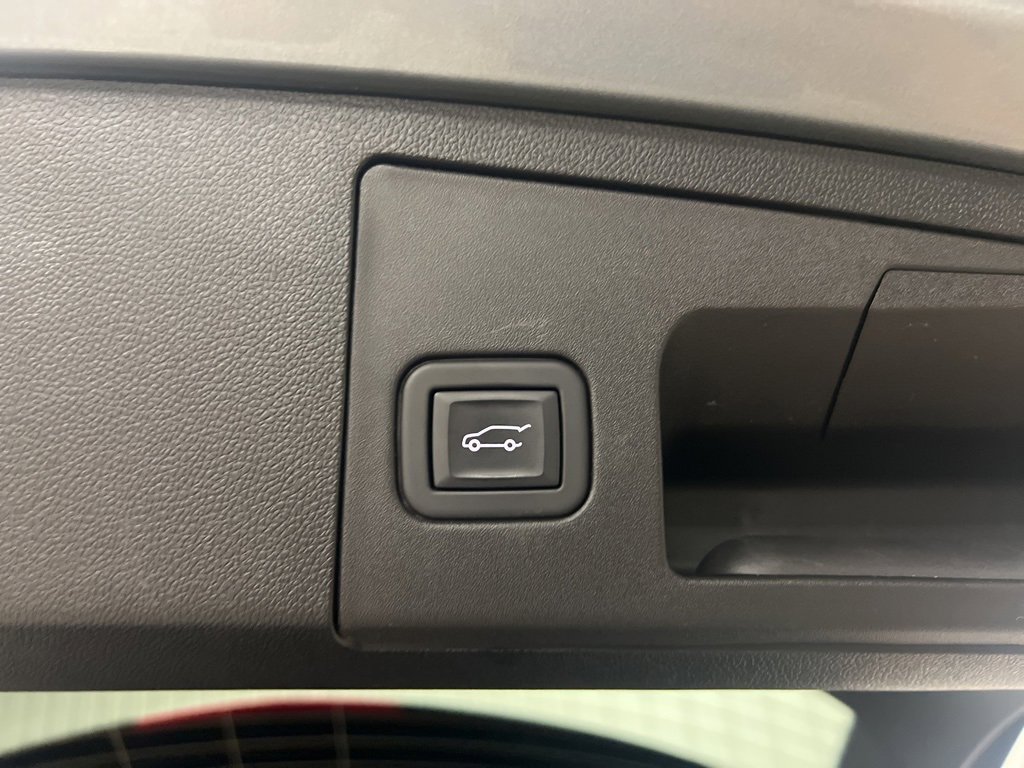 Used 2024 Cadillac XT4 Sport image 7