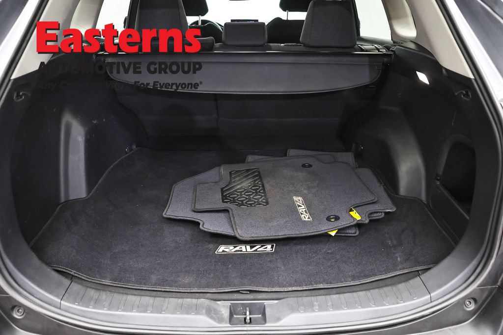 Used 2023 Toyota RAV4 LE AWD/4WD image 9