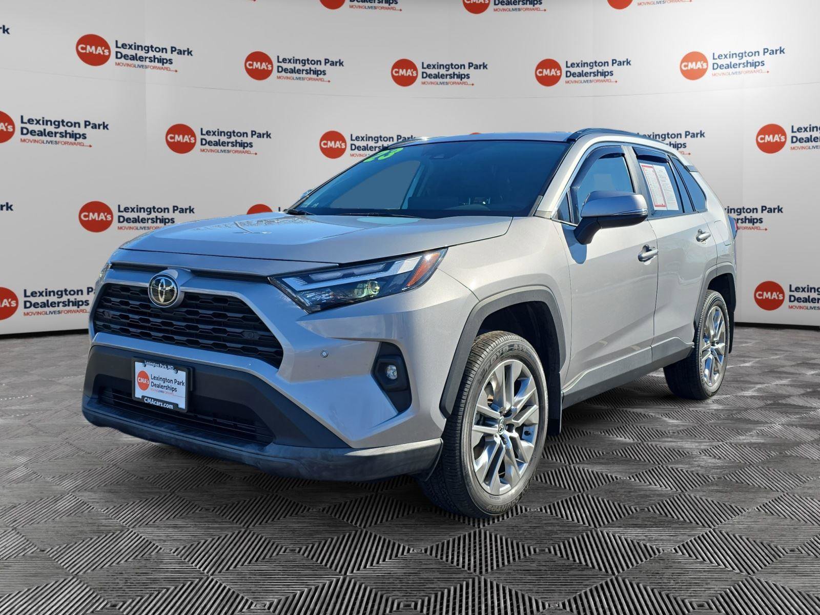 Used 2023 Toyota RAV4 XLE Premium image 3