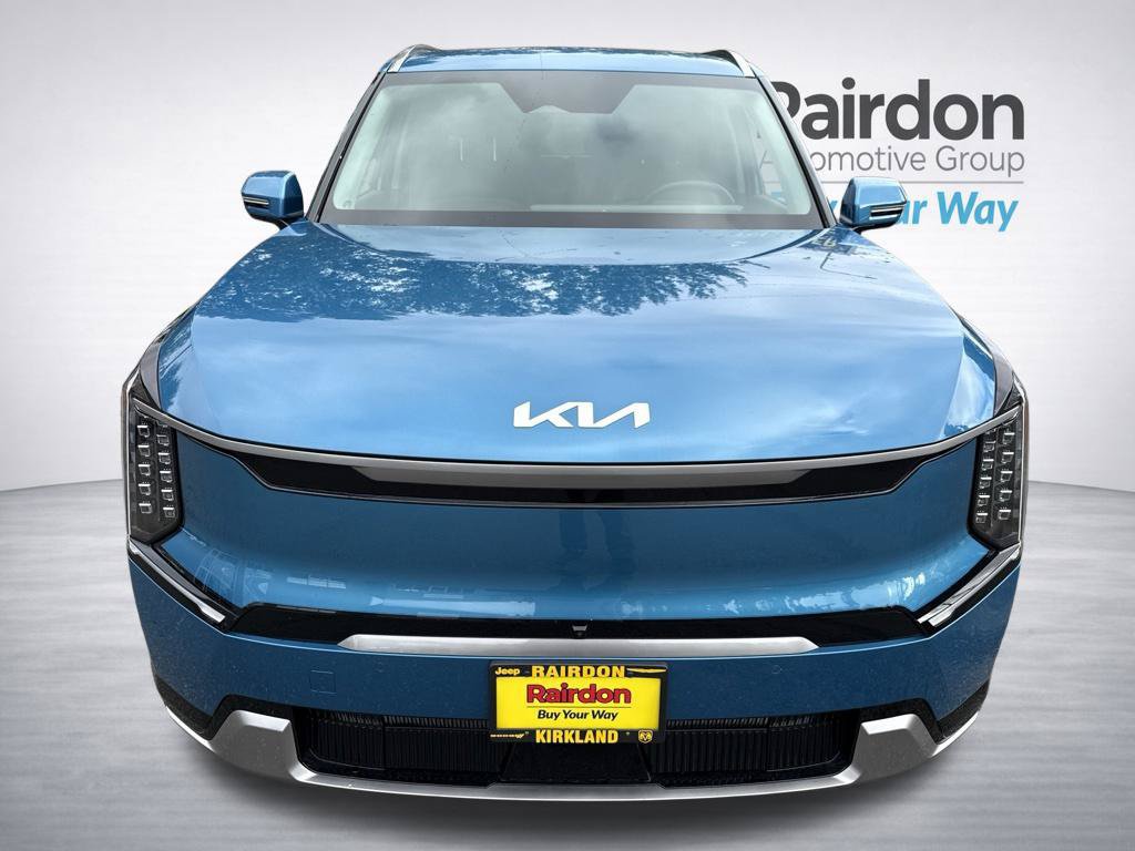 Used 2024 Kia EV9 Land w/ Towing Package AWD/4WD image 8