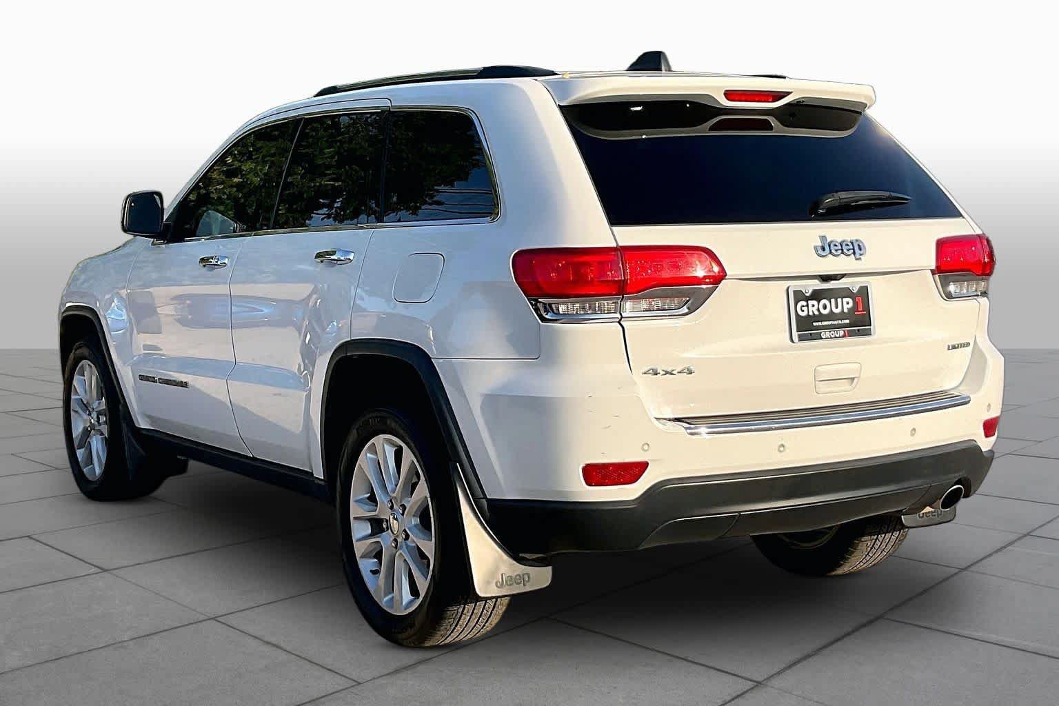Used 2017 Jeep Grand Cherokee Limited AWD/4WD image 11