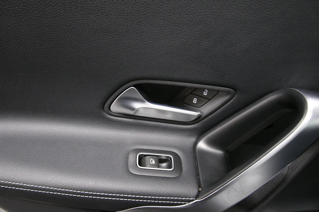 Used 2025 Mercedes-Benz CLA 250 4MATIC image 24