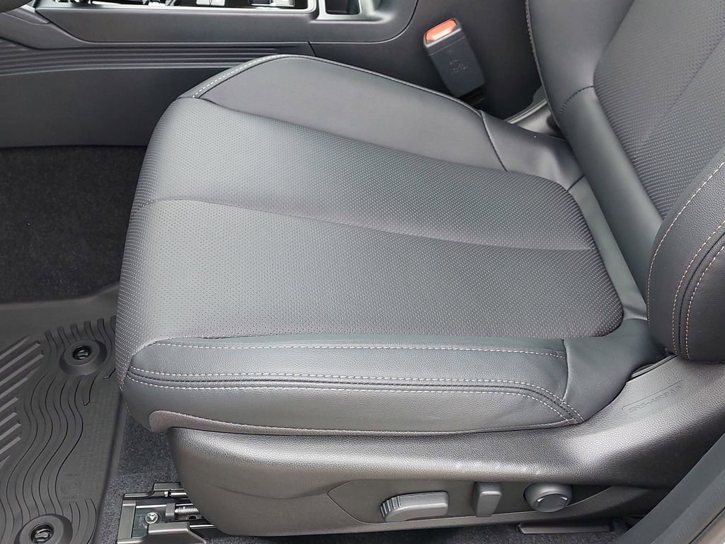 Used 2026 Subaru Outback Limited AWD/4WD image 25