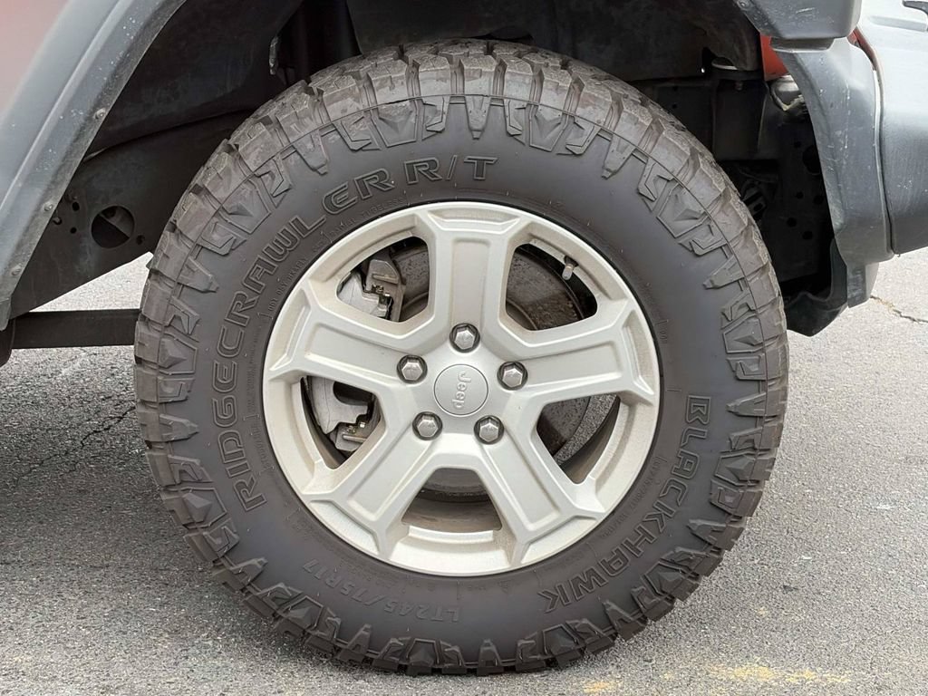 Used 2019 Jeep Wrangler Sport AWD/4WD image 10