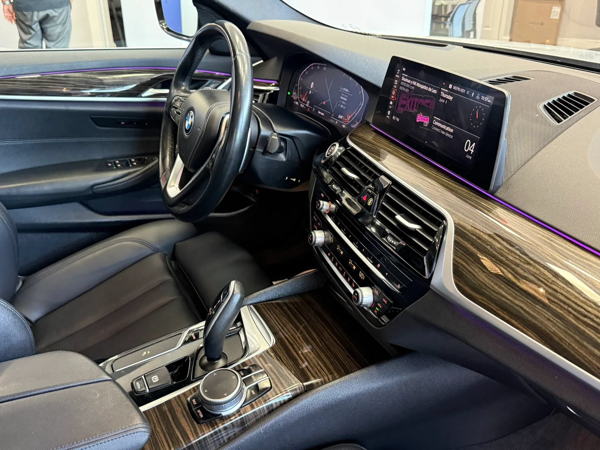 Used 2020 BMW 530i w/ Premium Package RWD image 22