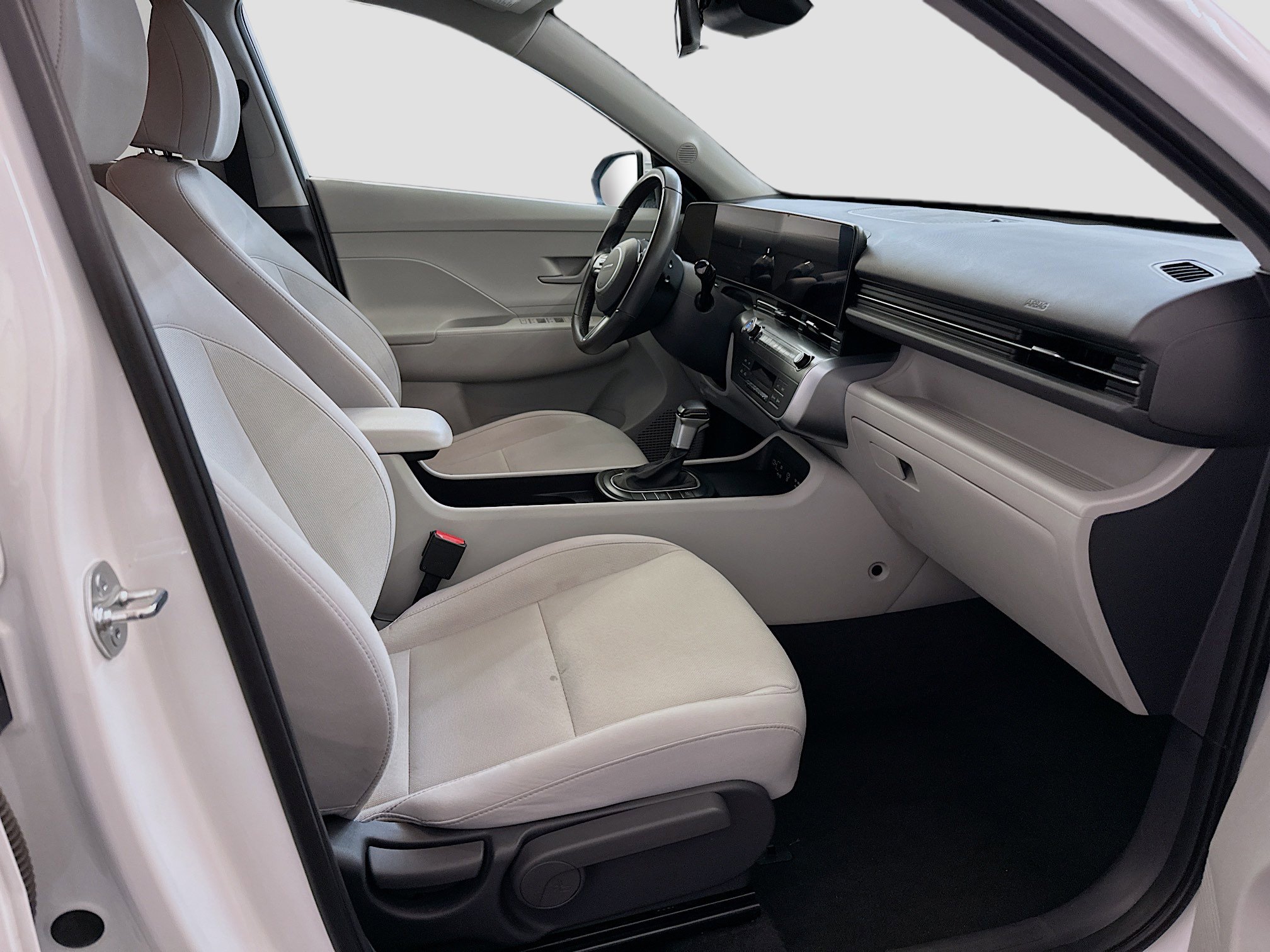 Used 2024 Hyundai Kona SEL image 32