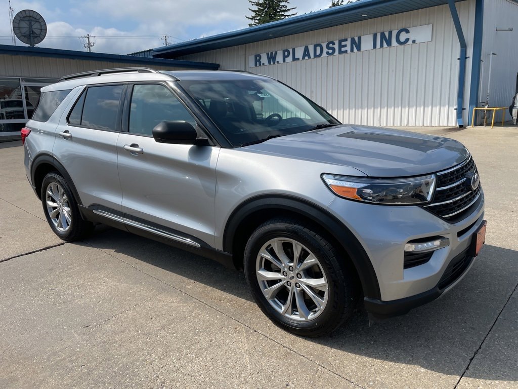 Used 2021 Ford Explorer XLT w/ Equipment Group 202A image 23