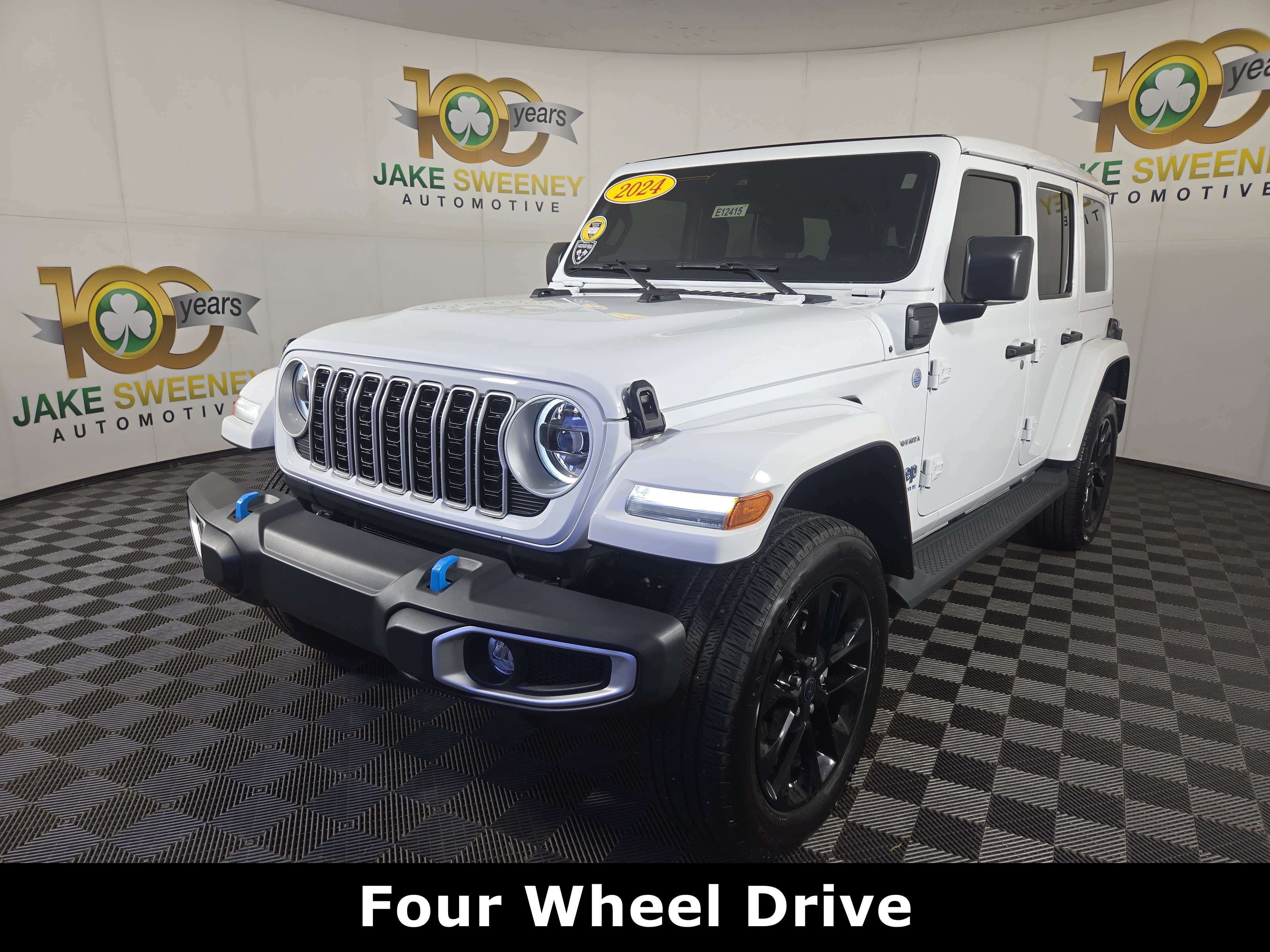 Used 2024 Jeep Wrangler Unlimited Sahara w/ Safety Group AWD/4WD image 4
