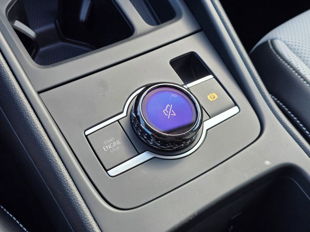 New 2025 Volkswagen Tiguan SE image 22