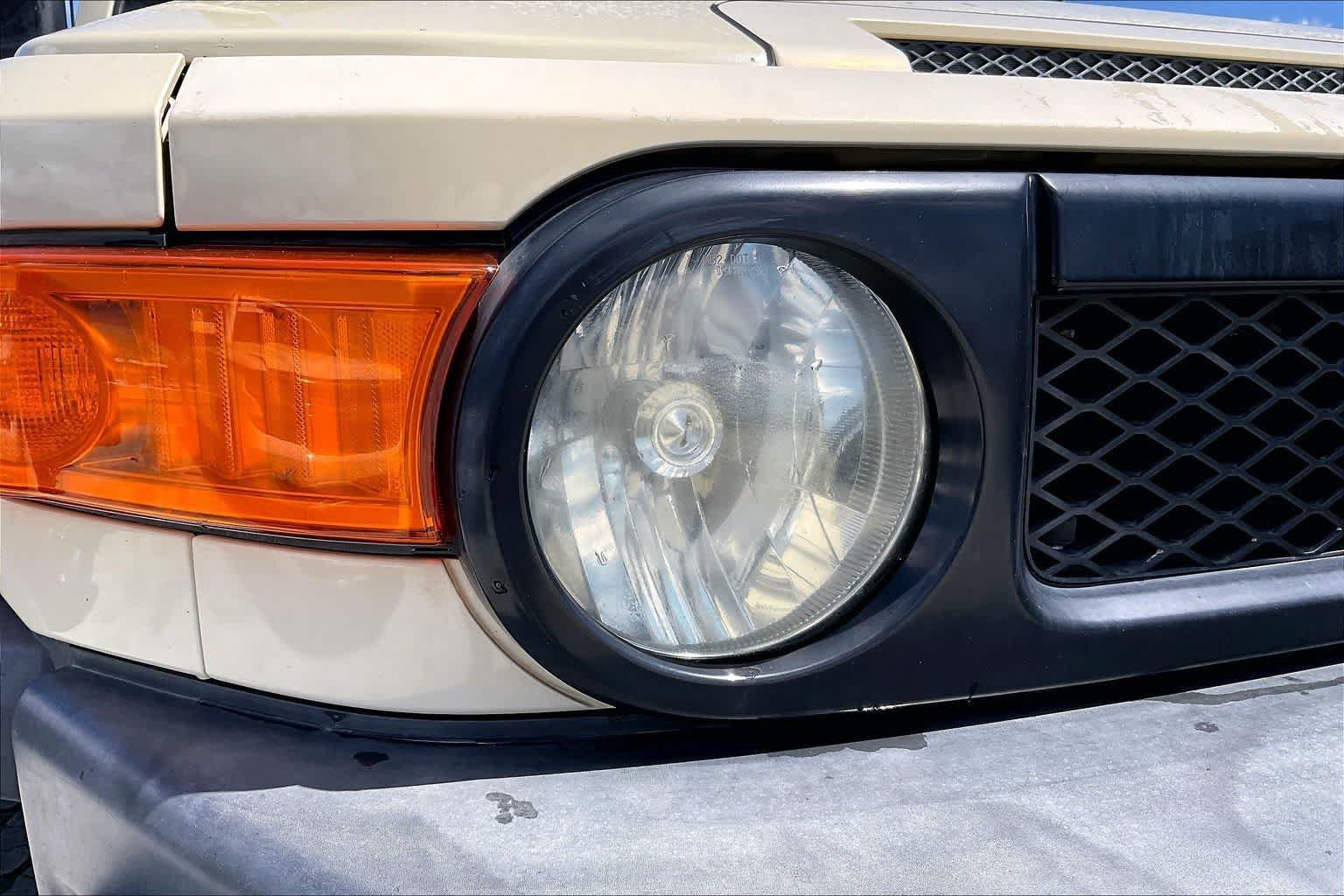 Used 2010 Toyota FJ Cruiser 4WD image 31