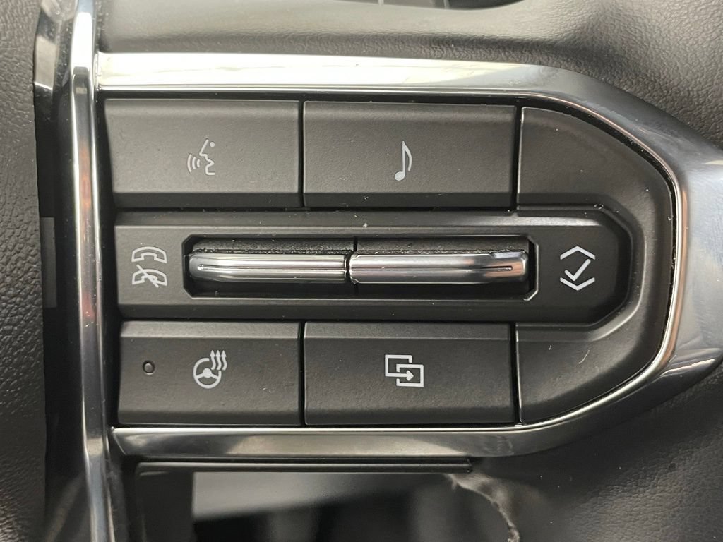 Used 2025 GMC Yukon Denali AWD/4WD image 29