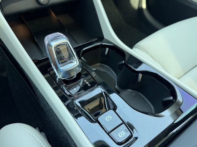New 2025 Volvo XC40 B5 Ultra w/ Protection Package image 22