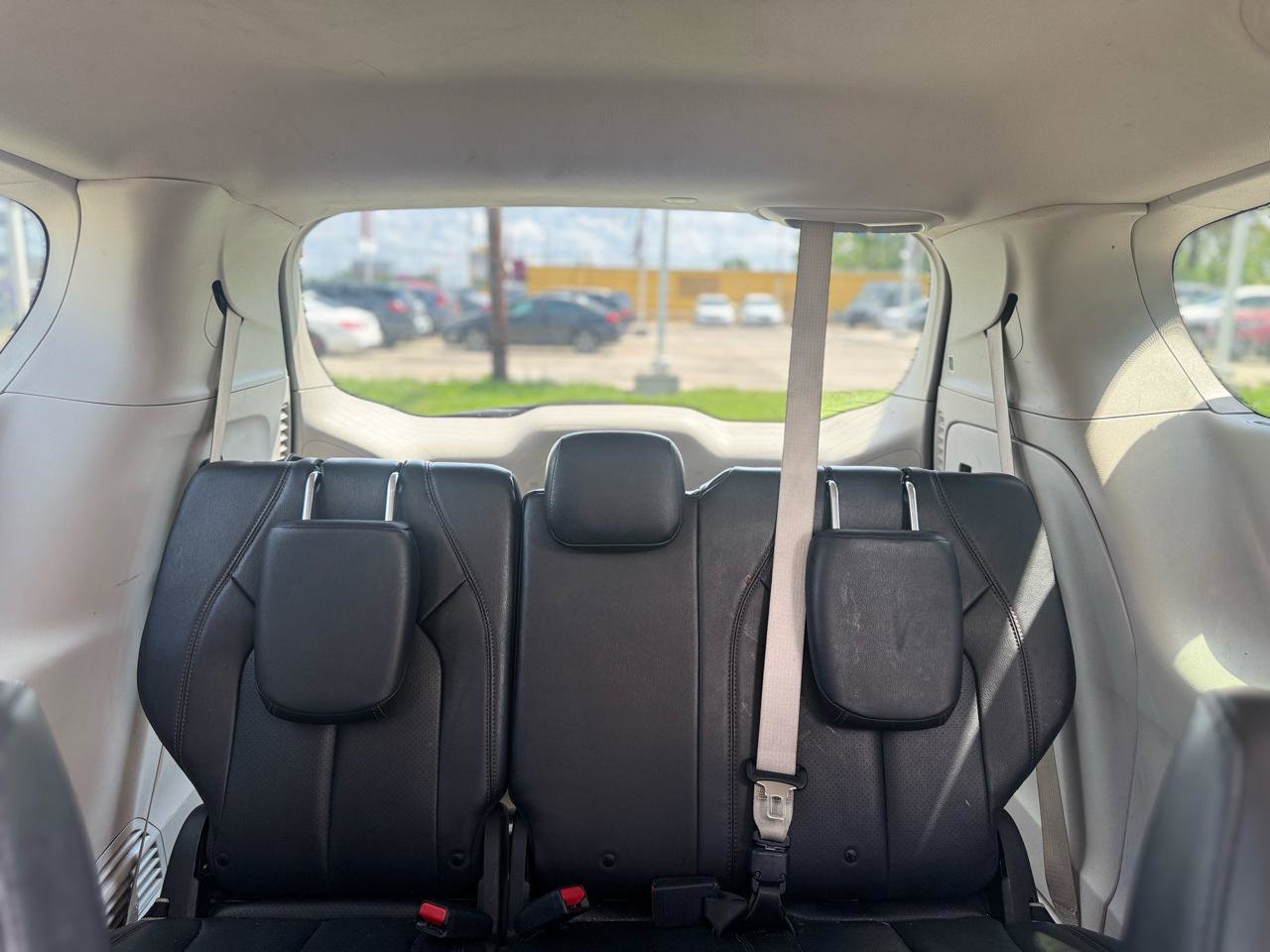Used 2019 Chrysler Pacifica Touring-L image 56