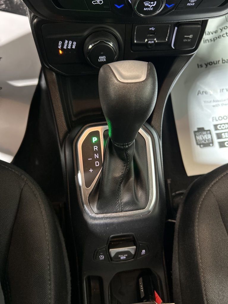 Used 2023 Jeep Renegade Latitude image 27