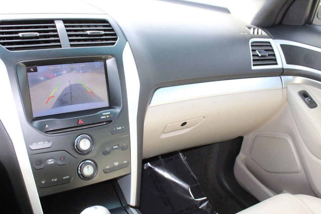 Used 2015 Ford Explorer XLT w/ Equipment Group 202A image 17