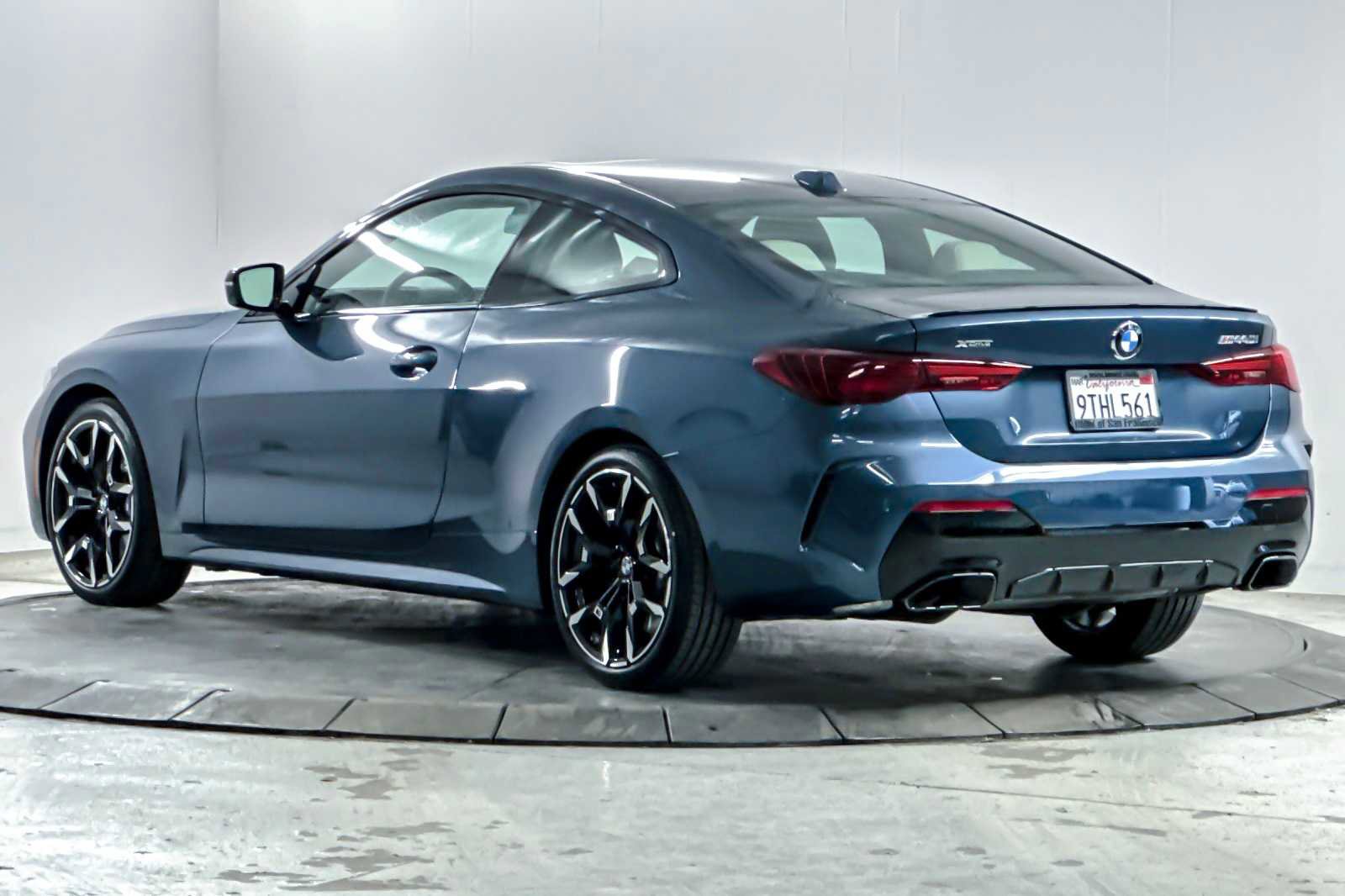 Used 2025 BMW 440i xDrive Coupe w/ Premium Package image 6