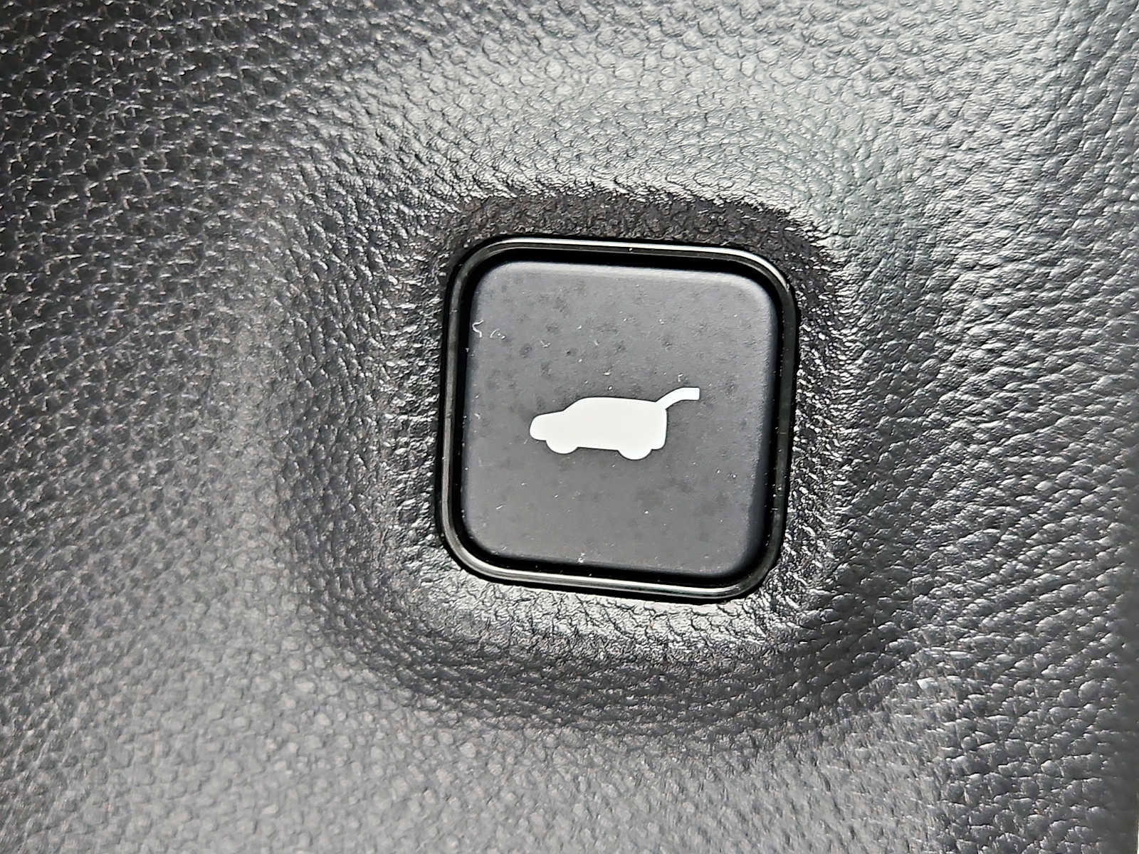 Used 2023 Acura MDX SH-AWD w/ Technology Package image 28