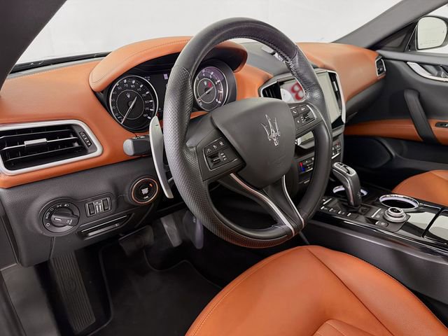Used 2023 Maserati Ghibli Modena Q4 AWD/4WD image 11