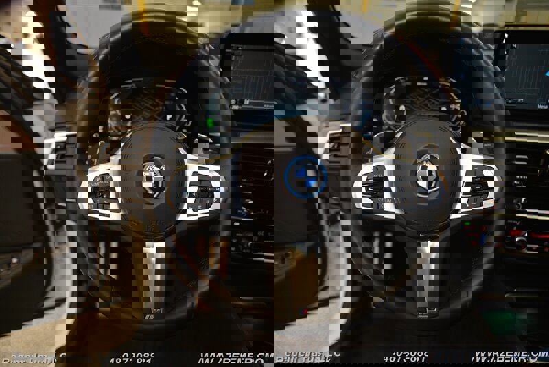 Used 2023 BMW 530e w/ M Sport Package image 28