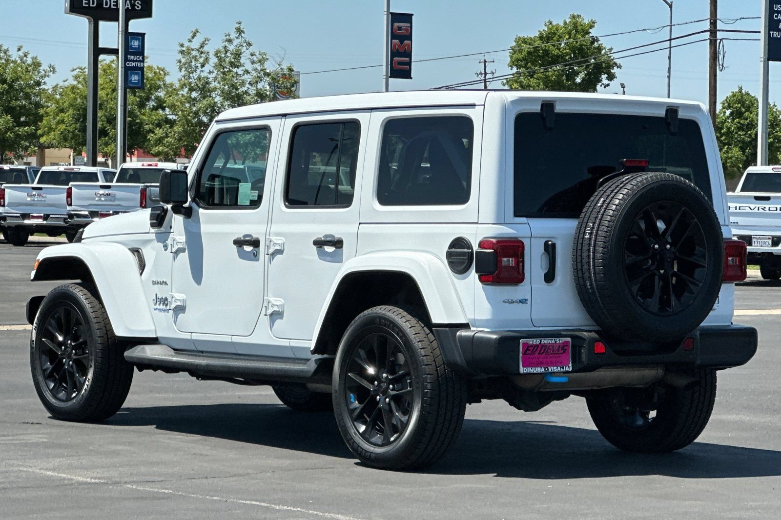 Used 2022 Jeep Wrangler Unlimited Sahara w/ Safety Group AWD/4WD image 7