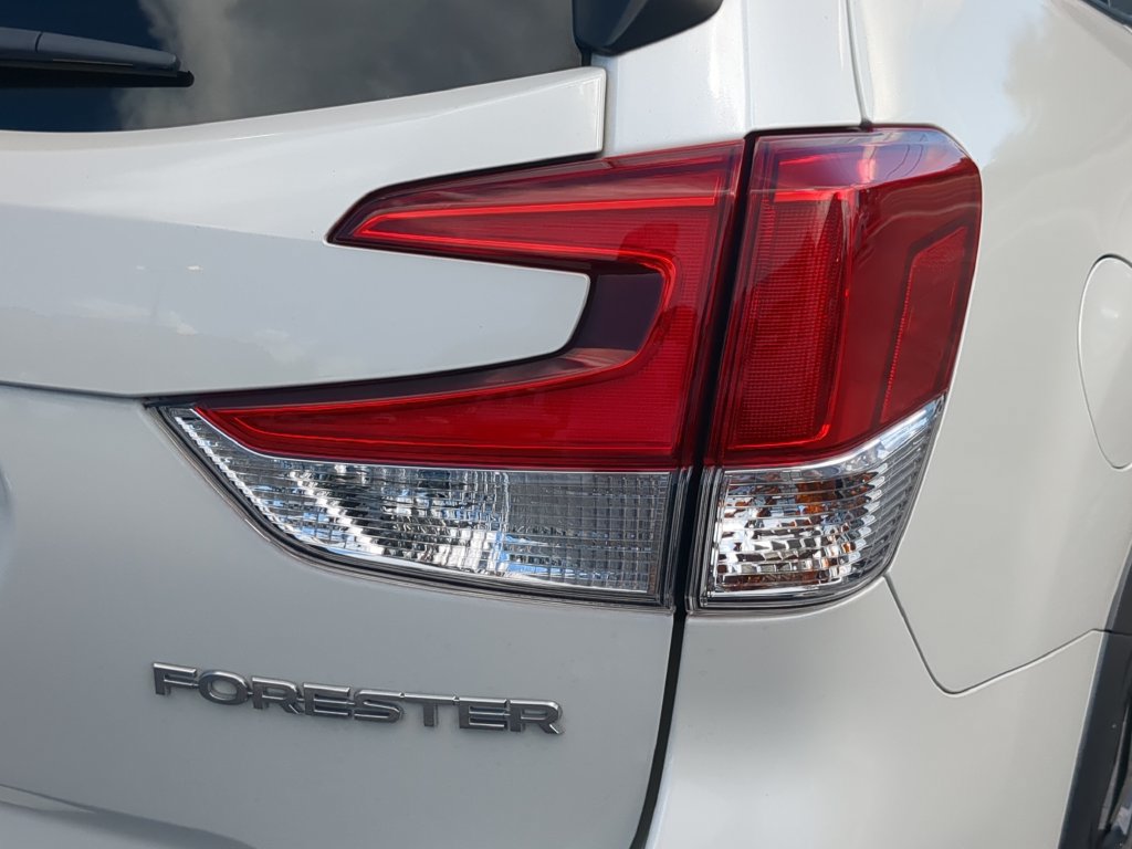 Used 2019 Subaru Forester Premium AWD/4WD image 9