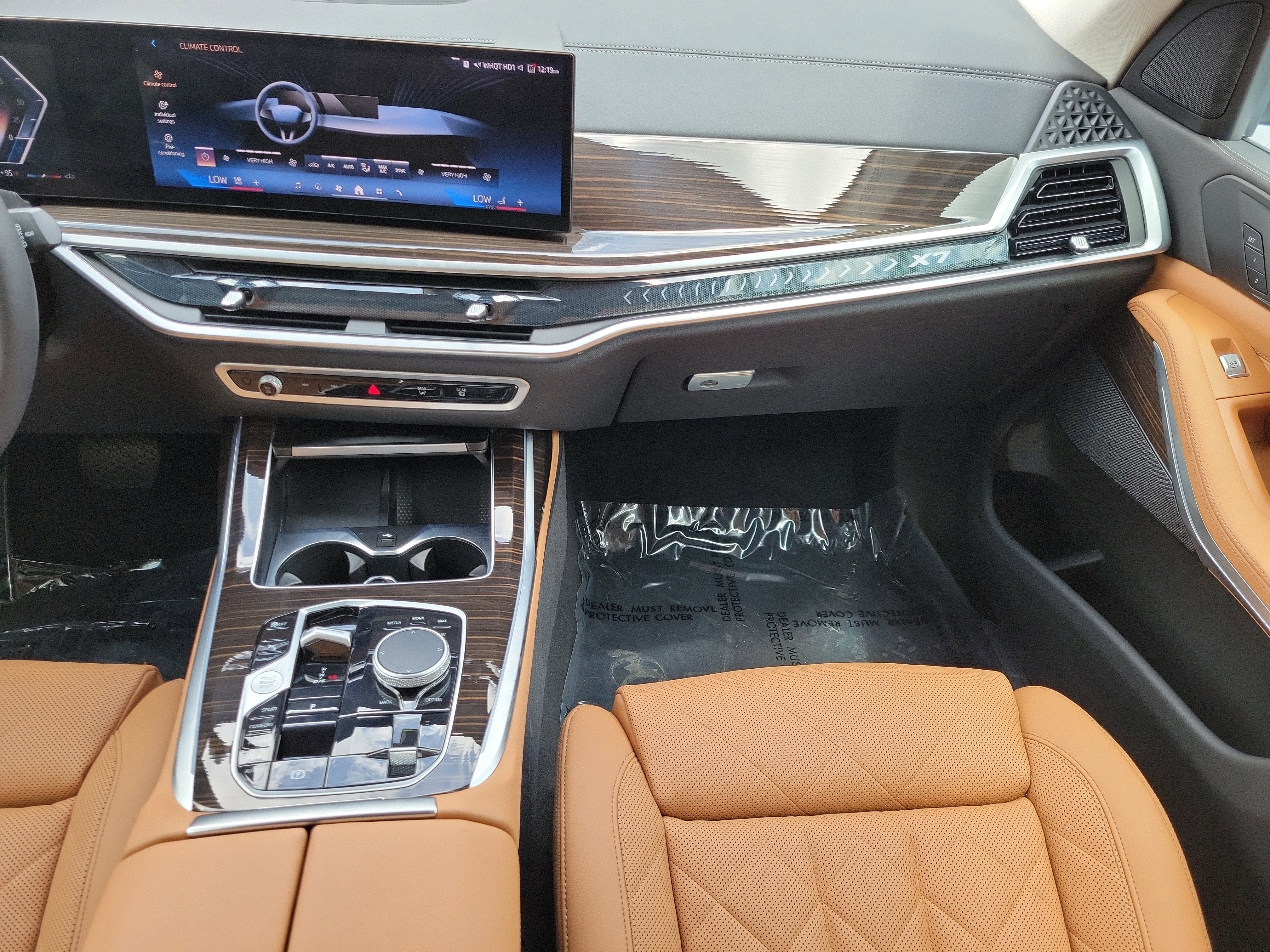 Certified 2025 BMW X7 xDrive40i w/ Parking Assistance Package AWD/4WD image 17