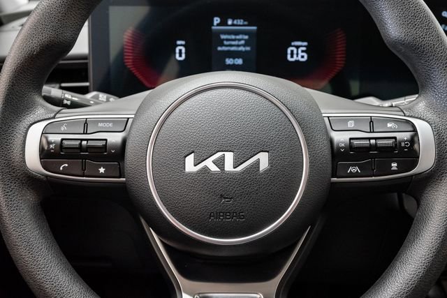 Used 2025 Kia K5 LXS image 11
