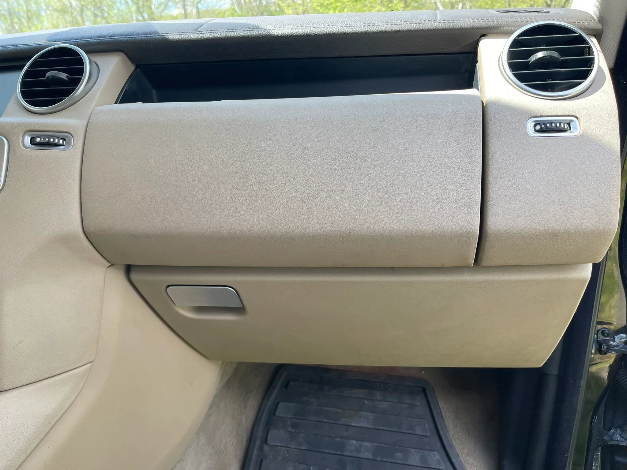 Used 2011 Land Rover LR4 HSE AWD/4WD image 16