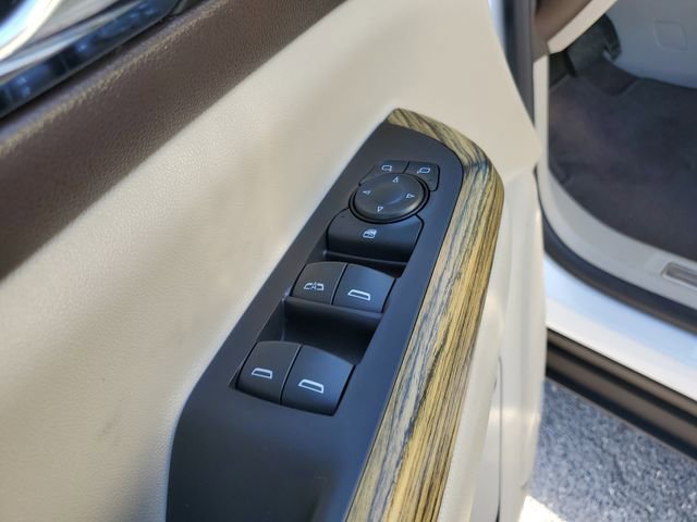 Used 2018 GMC Acadia Denali w/ Technology Package FWD image 17