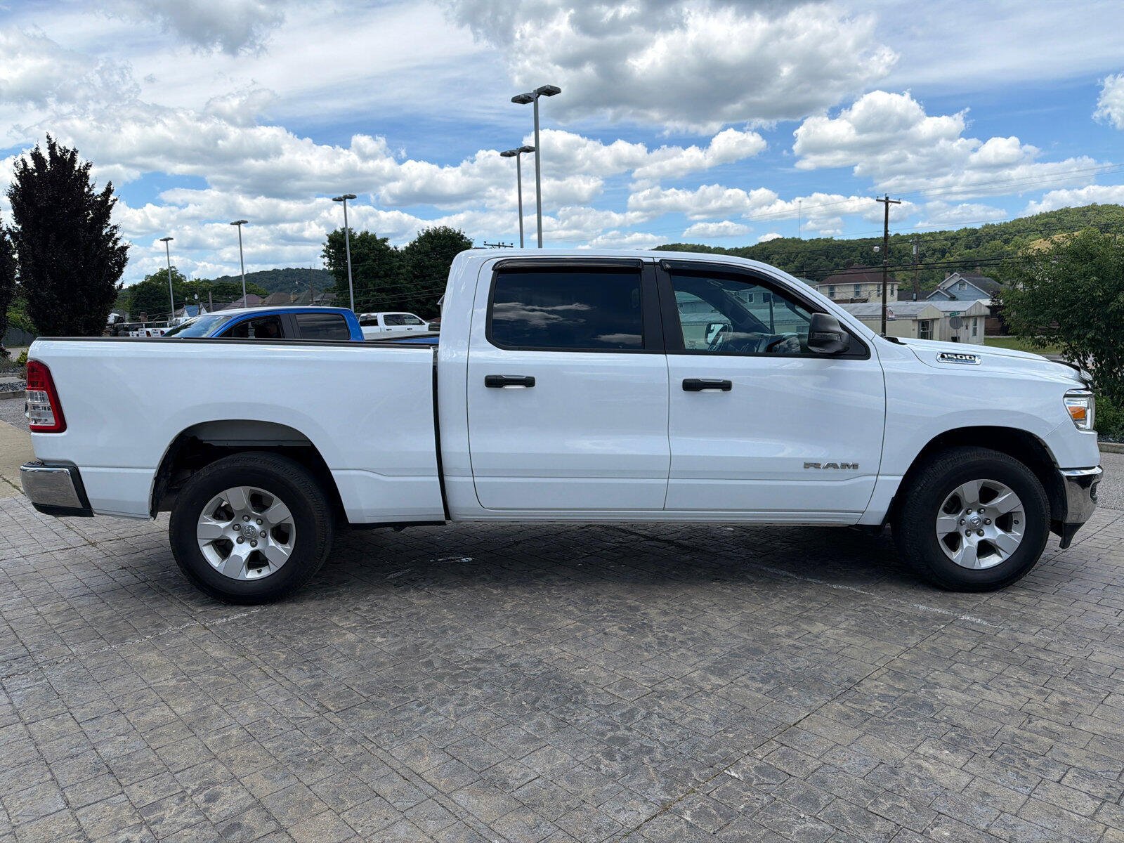 Used 2024 RAM 1500 Big Horn AWD/4WD image 9