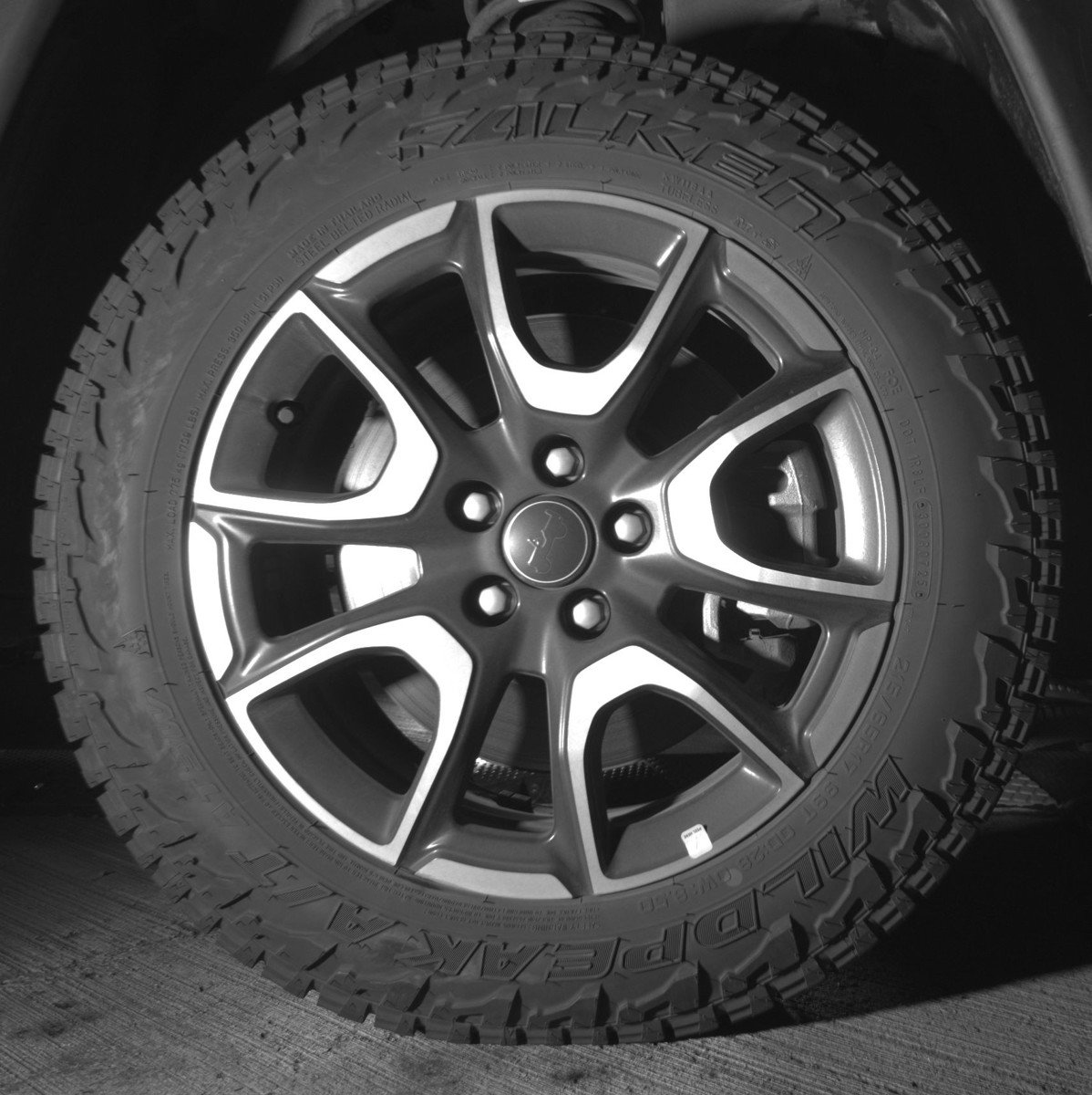 Used 2025 Jeep Compass Trailhawk image 13