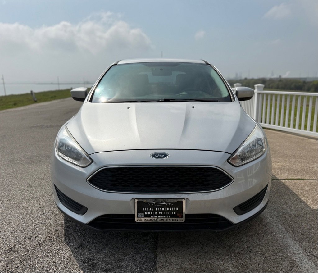 Used 2018 Ford Focus SE image 2