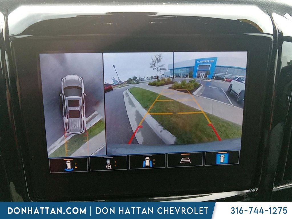 Used 2023 Chevrolet Traverse LT FWD image 14