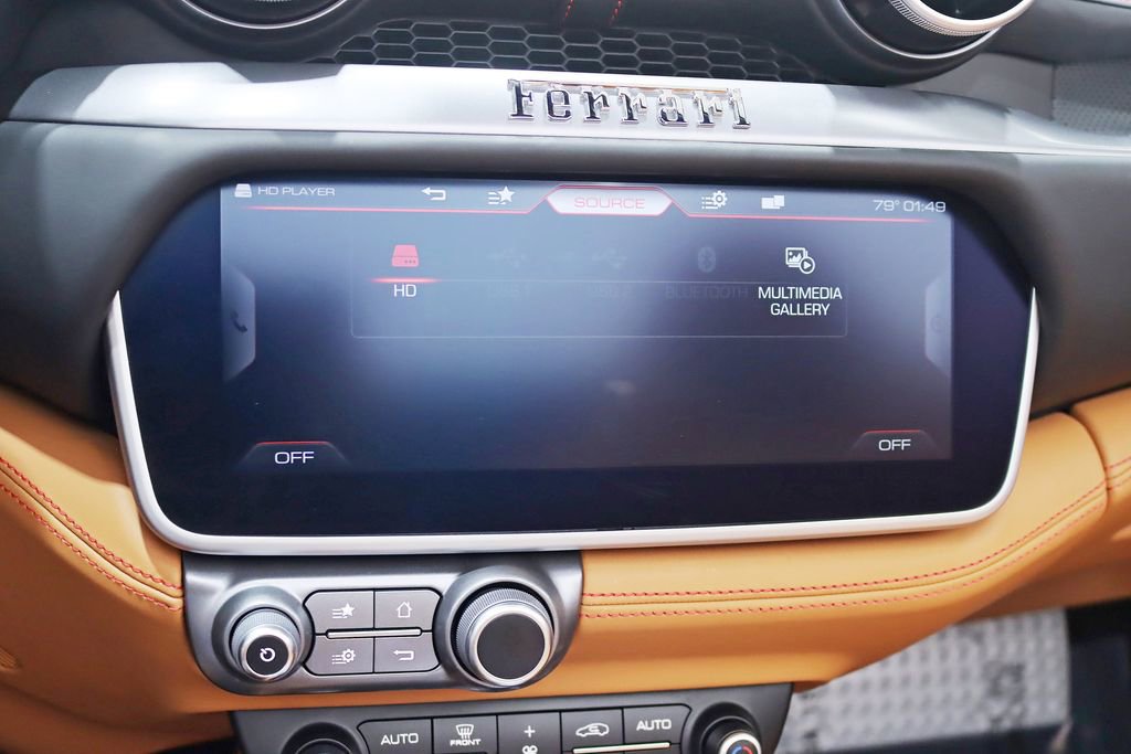Used 2020 Ferrari Portofino RWD image 26