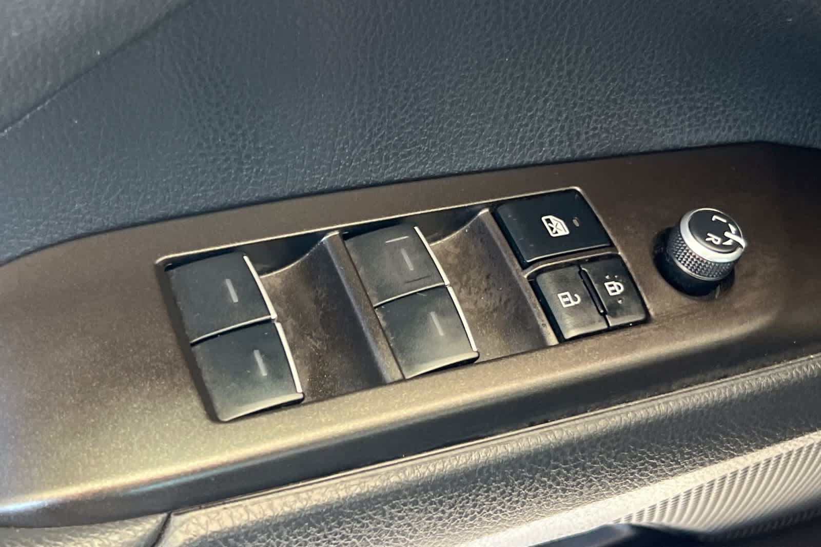Used 2023 Toyota Camry XLE w/ Navigation Package FWD image 13