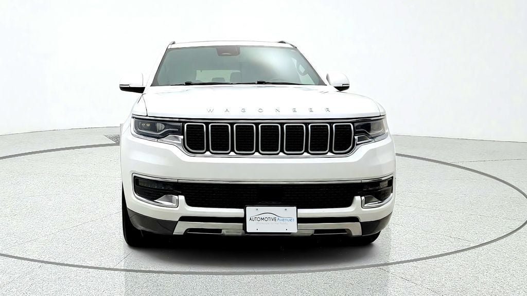 Used 2022 Jeep Wagoneer Series III AWD/4WD image 2