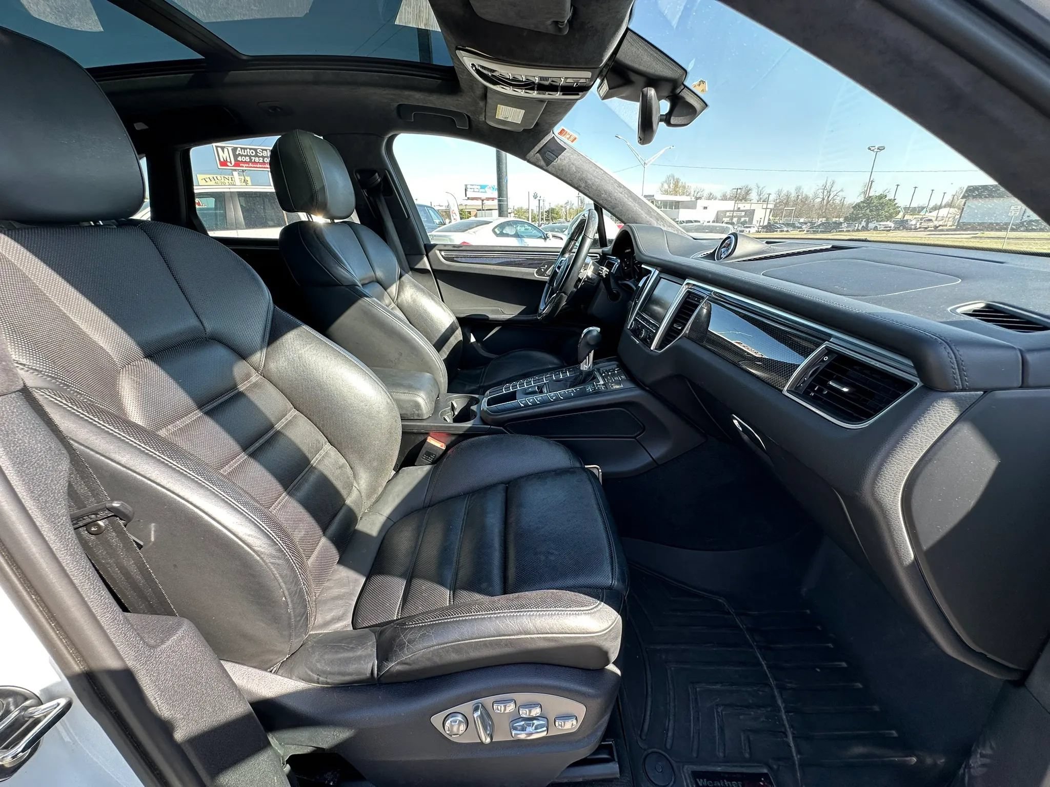 Used 2015 Porsche Macan Turbo AWD/4WD image 13