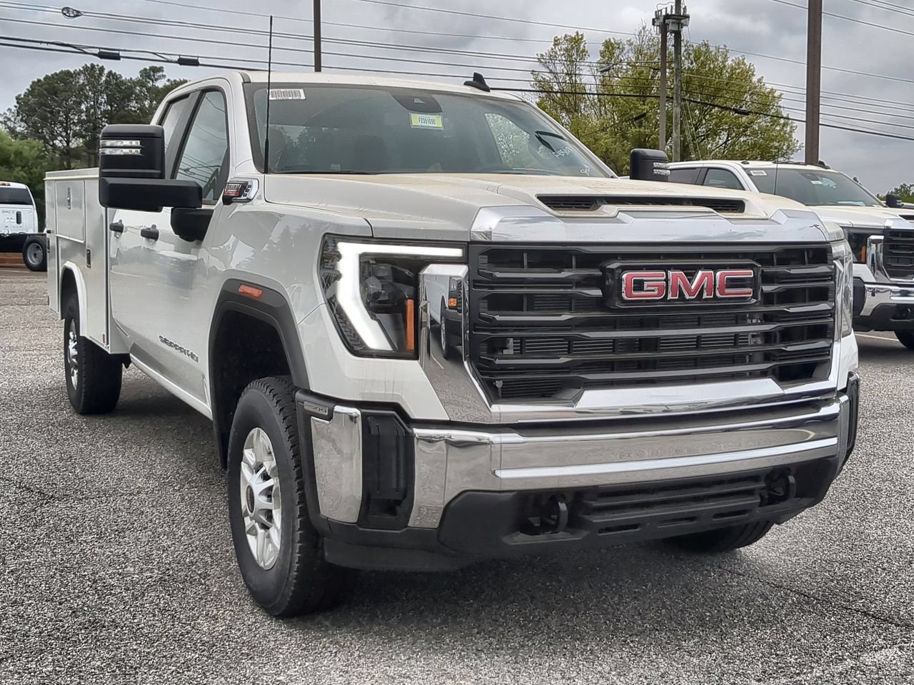 New 2025 GMC Sierra 2500 Pro w/ Convenience Package AWD/4WD image 2