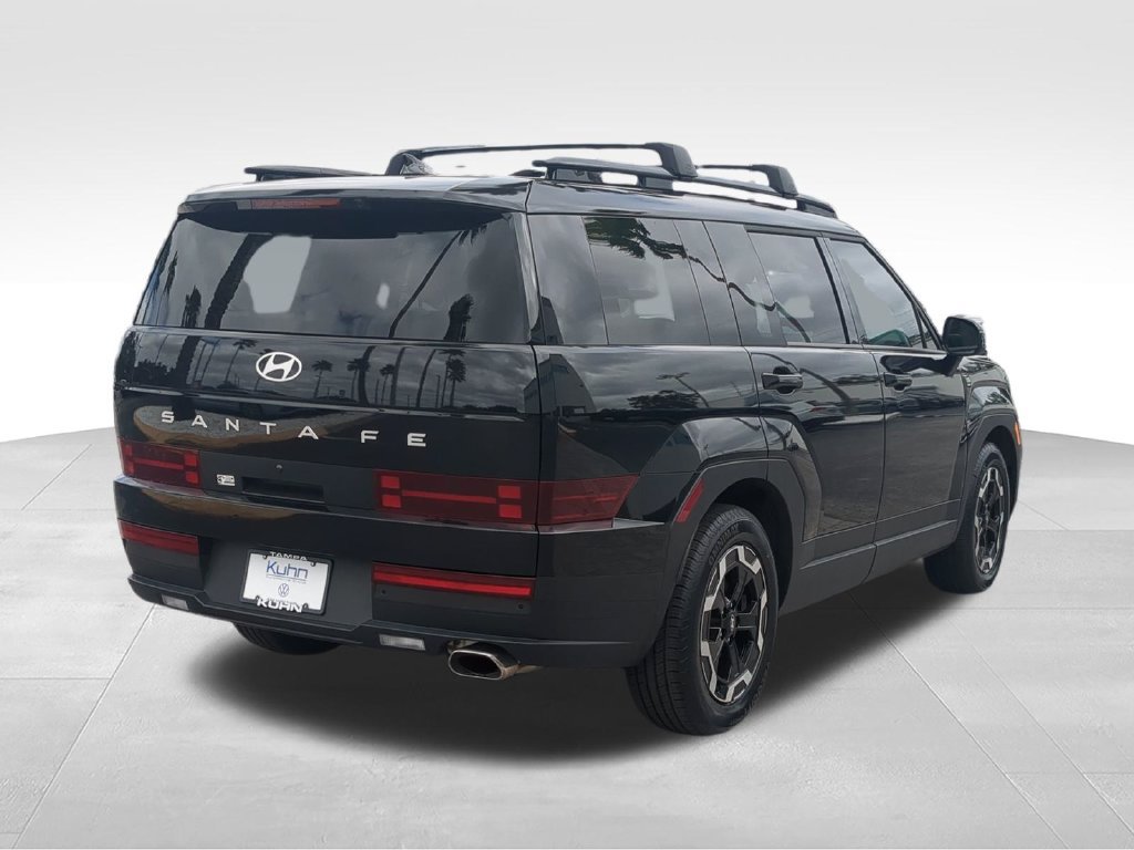Used 2025 Hyundai Santa Fe SEL FWD image 3
