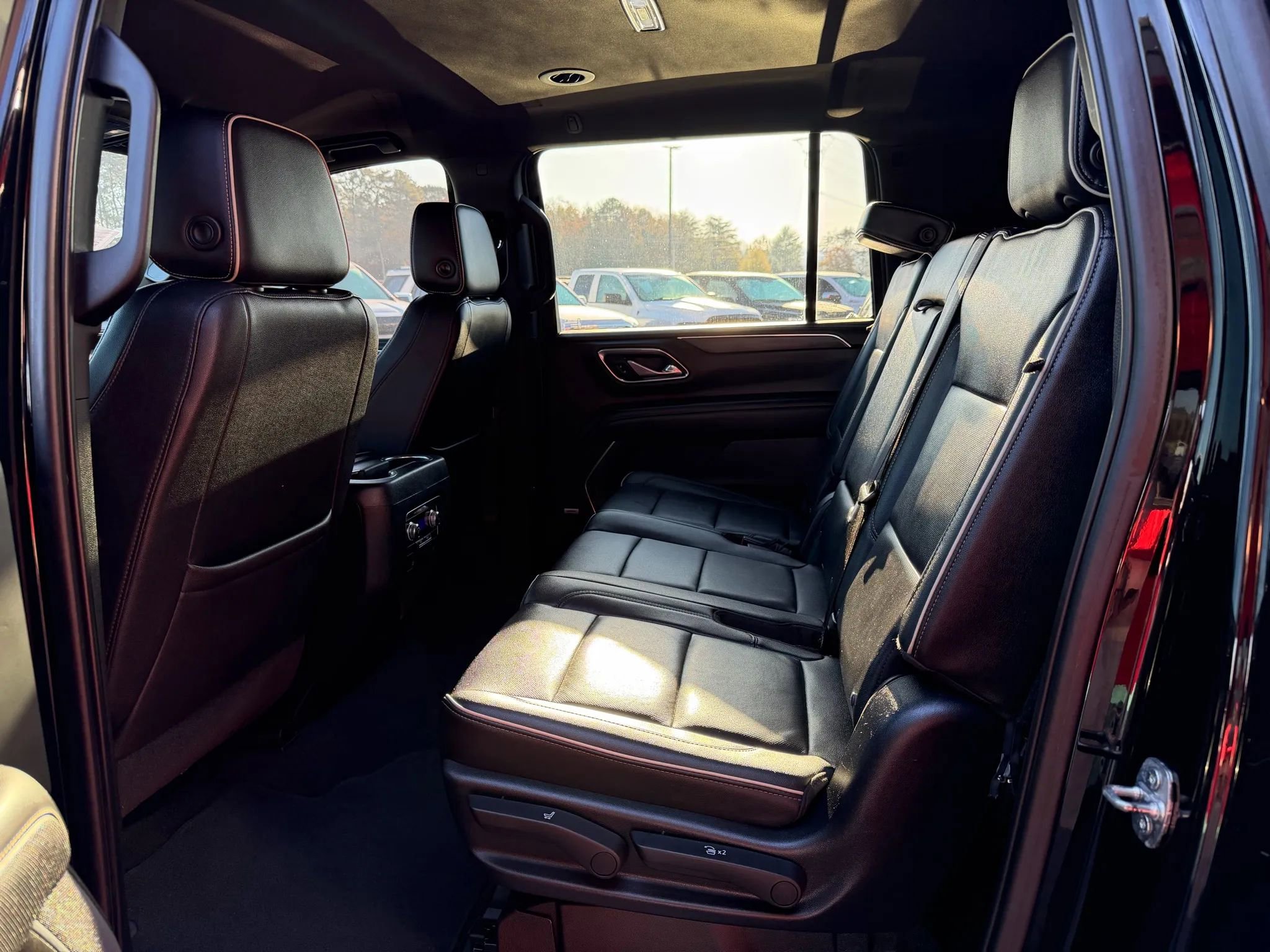 Used 2021 GMC Yukon XL SLT image 15