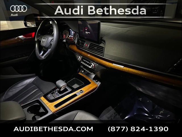 Used 2023 Audi Q5 2.0T Premium w/ Convenience Package image 11