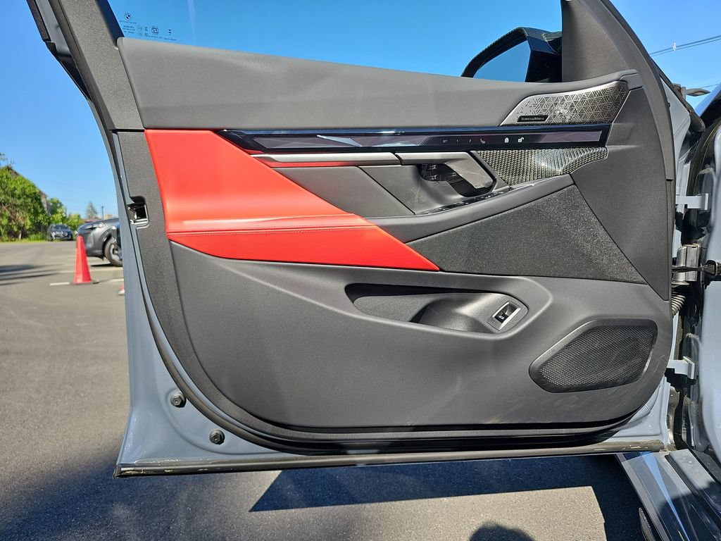 New 2026 BMW M5 w/ Carbon Package AWD/4WD image 21