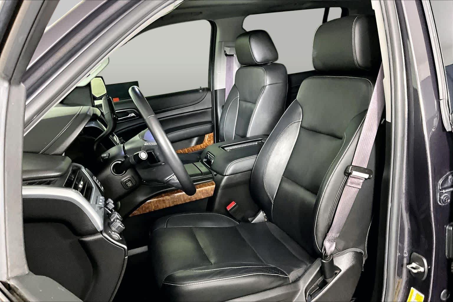 Used 2017 Chevrolet Suburban Premier AWD/4WD image 8
