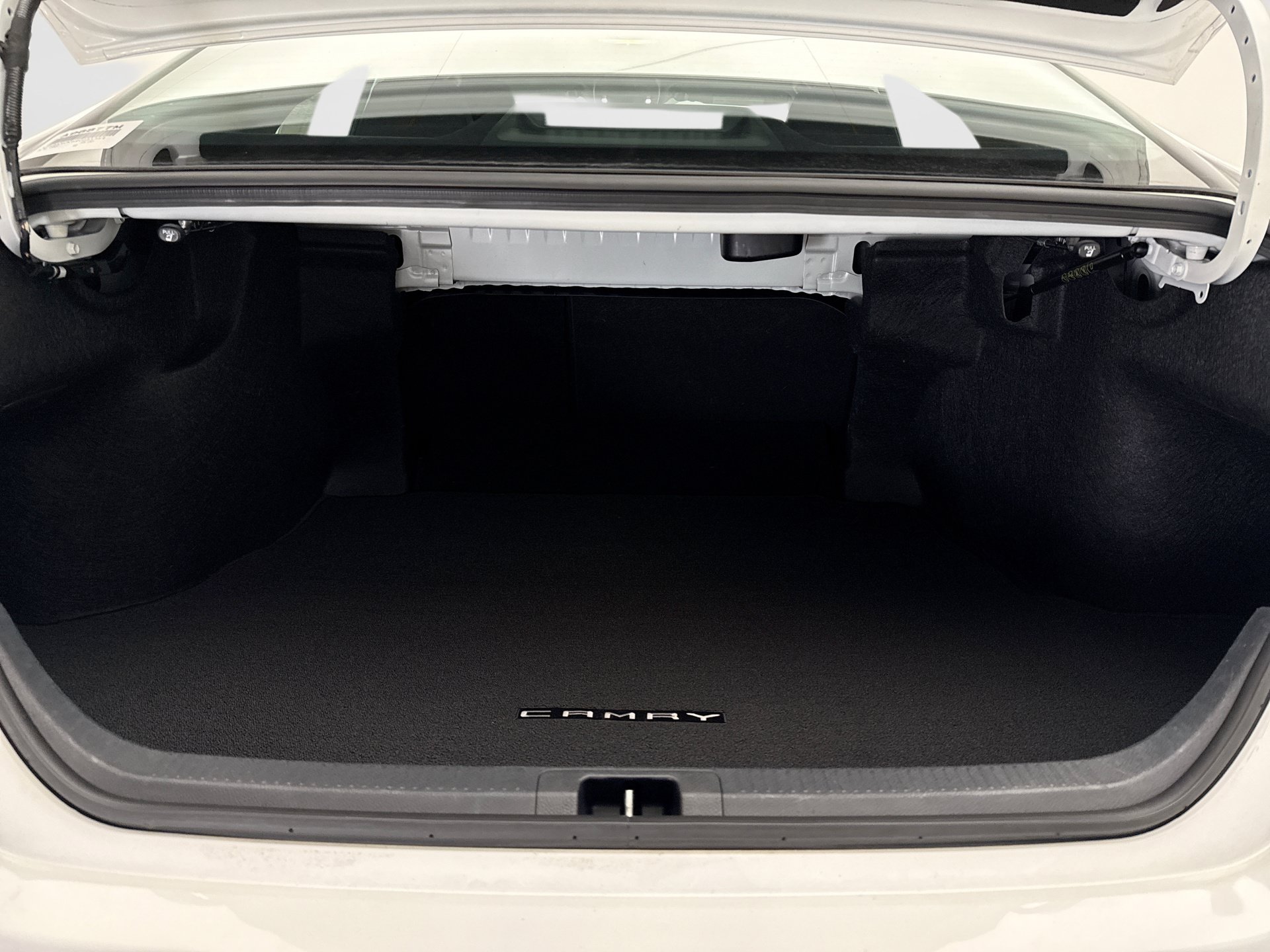 Used 2025 Toyota Camry LE FWD image 18