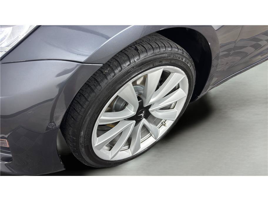 Used 2018 Tesla Model 3 Long Range RWD image 41