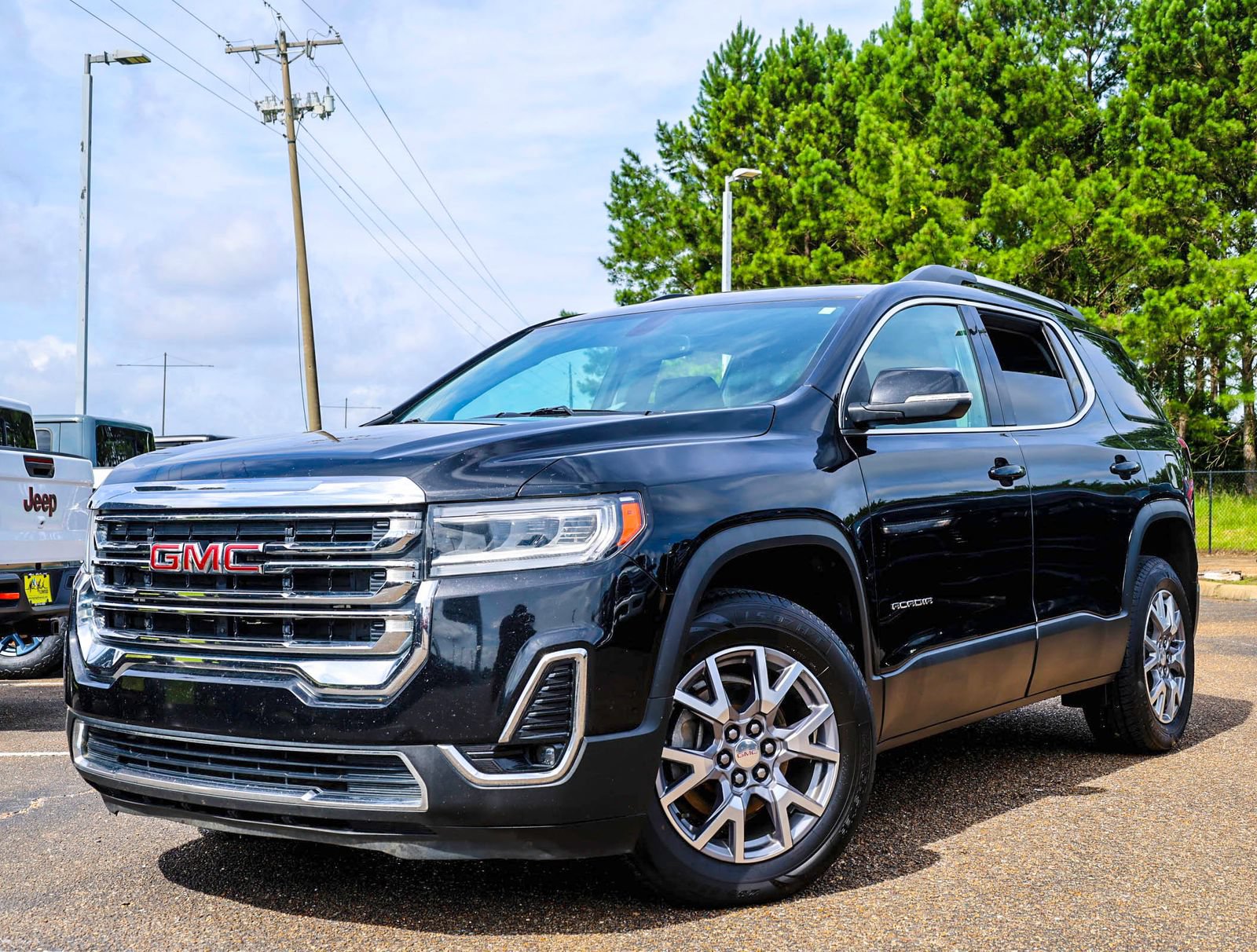 Used 2020 GMC Acadia SLT AWD/4WD image 1
