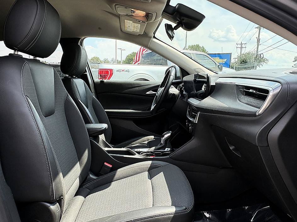 Certified 2024 Buick Encore GX Preferred w/ Comfort Package FWD image 16
