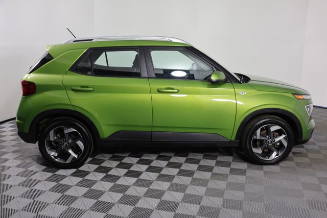 Used 2023 Hyundai Venue SEL w/ Cargo Package image 9
