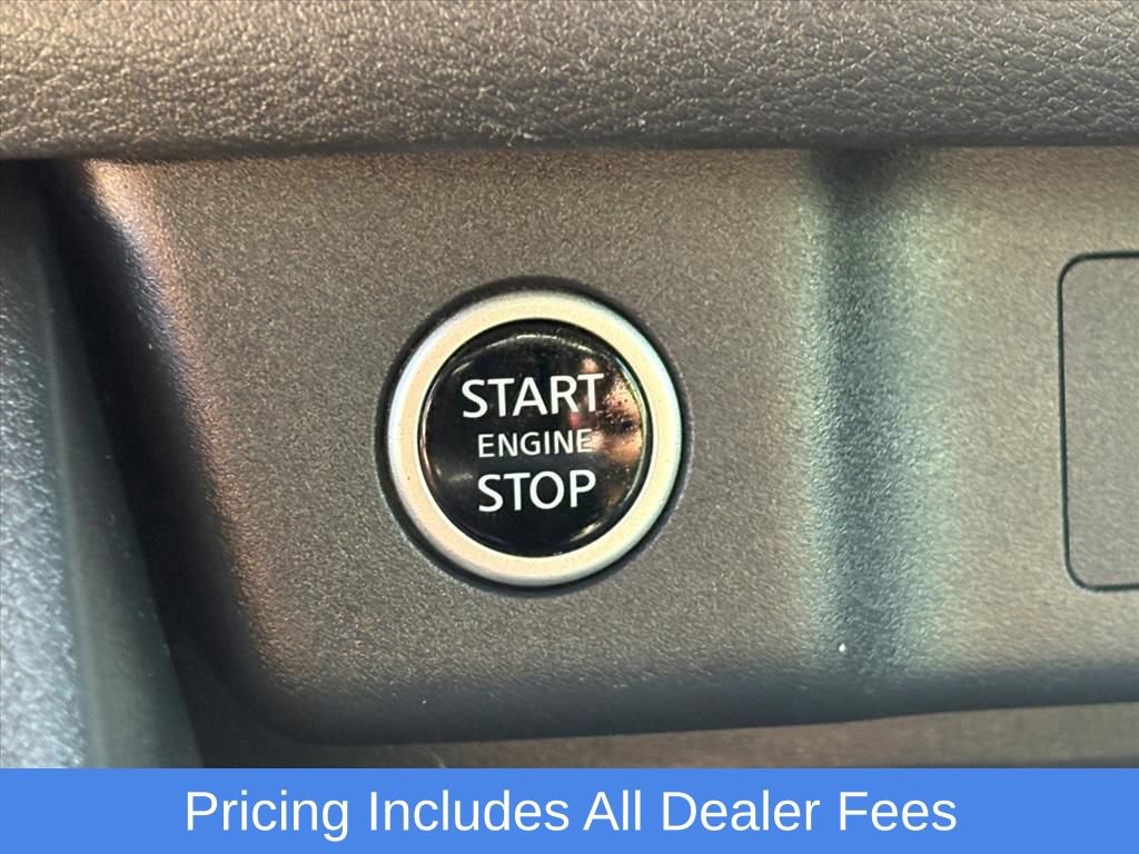 Used 2023 Nissan Rogue SV AWD/4WD image 15